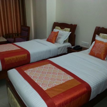 Hotel Shrivalli Residency Madras Buitenkant foto